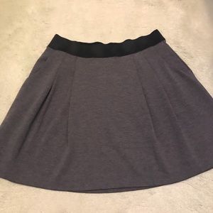 Women’s gray skirt